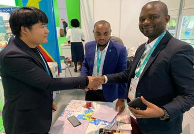 進博會第二天 江蘇企業(yè)采購欠發(fā)達國家商品近千萬美元